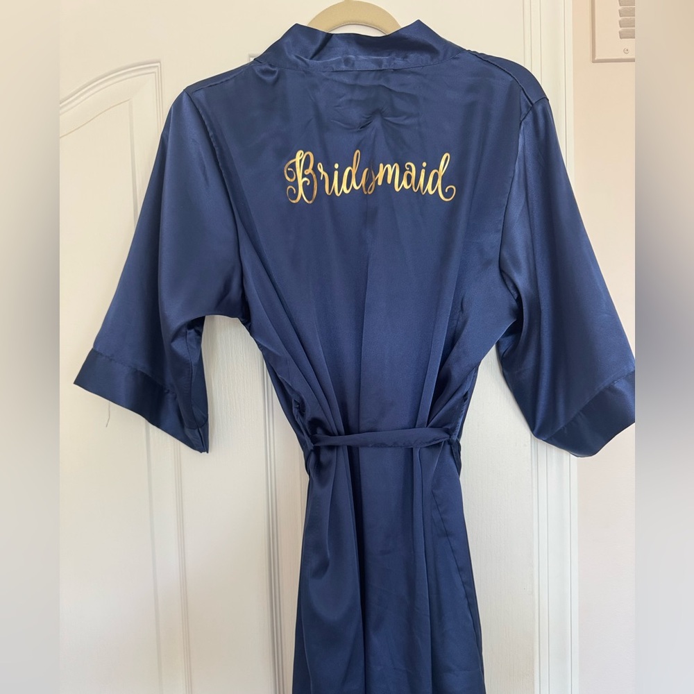 Bridesmaid style robe